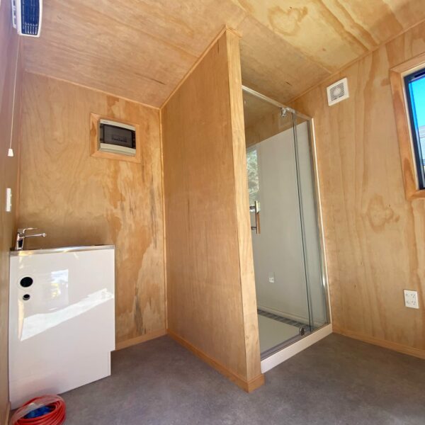 Ace_portable_buildings_team_trailer_home_bathroom_0