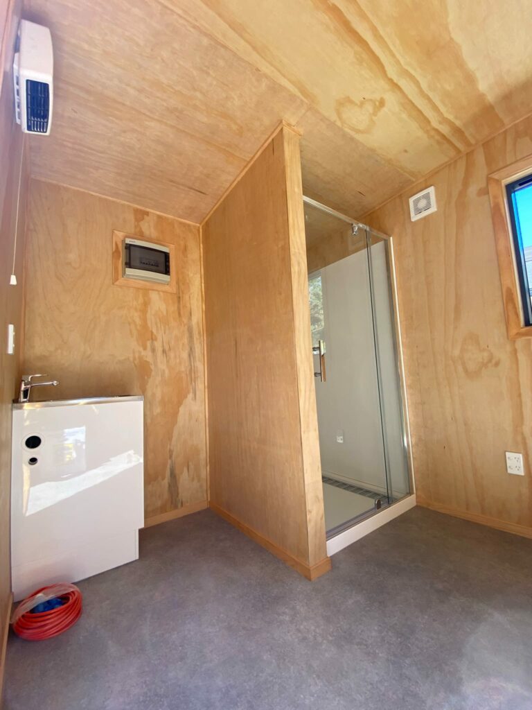 Ace_portable_buildings_team_trailer_home_bathroom_0