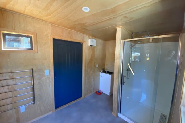 Ace_portable_buildings_team_trailer_home_bathroom_2